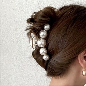 Oversized Pearl Hair Claw Clip NEW 🏷️